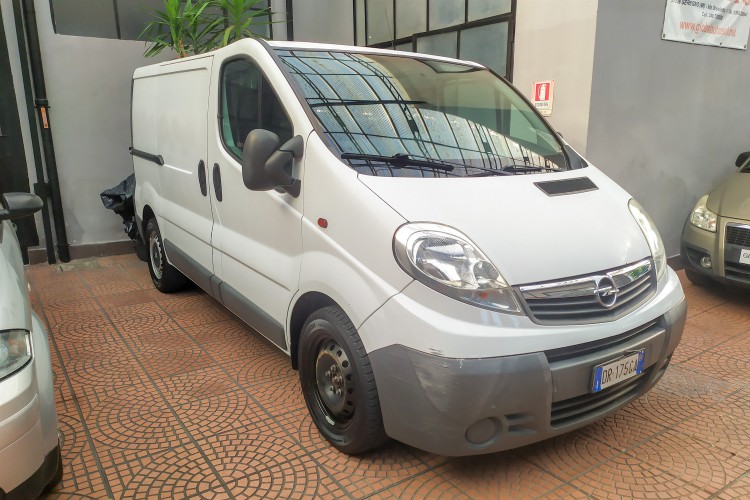 Opel Vivaro 2.5 CTDI L2H1 Auto
